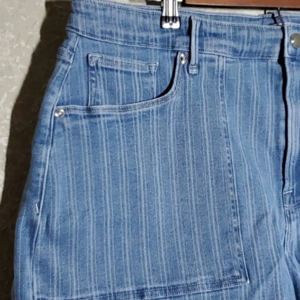 ⚜️Good American Blue Jean Shorts with Frayed Hem